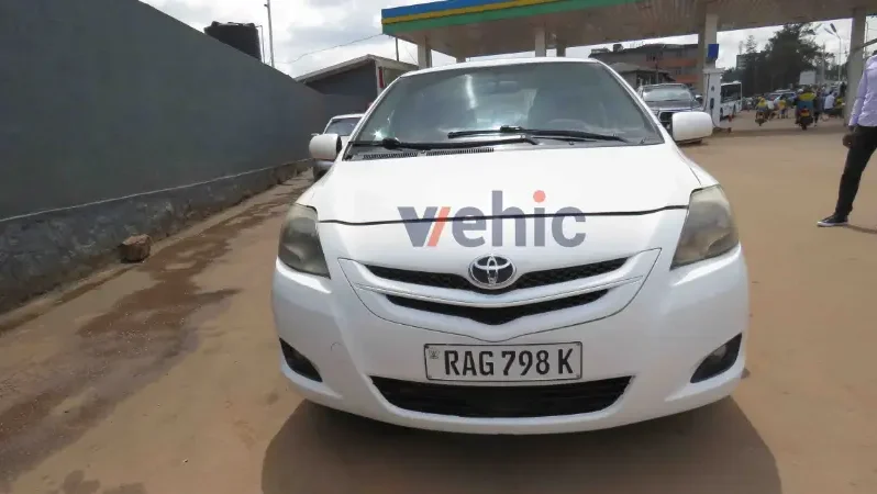 5 Seats Automatic TOYOTA YARIS VVT-i 2007 for Sale Radio, Ac, Airbags full