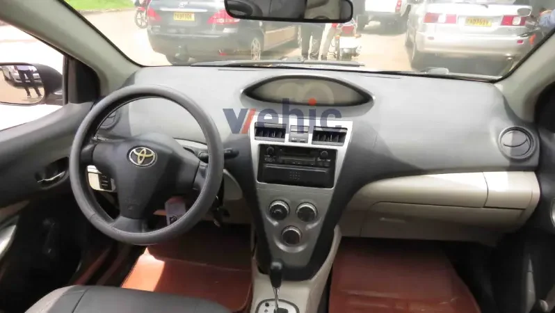 5 Seats Automatic TOYOTA YARIS VVT-i 2007 for Sale Radio, Ac, Airbags full