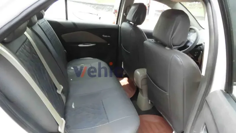 5 Seats Automatic TOYOTA YARIS VVT-i 2007 for Sale Radio, Ac, Airbags full