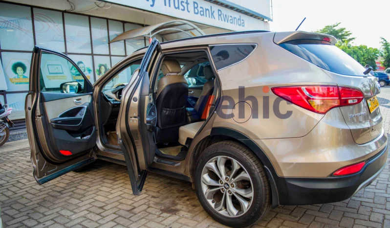 Hyundai Santa Fe for Sale Location: Kigali- Kigali full