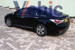 5Seats automatic  hybdrid Hyundai SONATA with radio, air condition, air bags, full