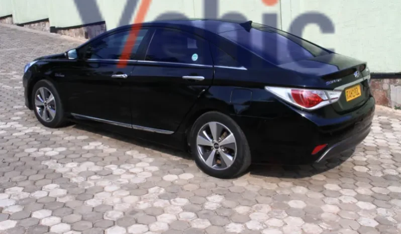 5Seats automatic  hybdrid Hyundai SONATA with radio, air condition, air bags, full