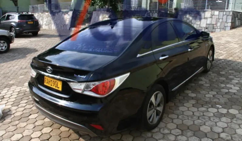 5Seats automatic  hybdrid Hyundai SONATA with radio, air condition, air bags, full