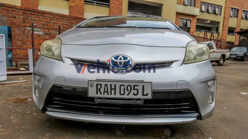 5 seats Automatic TOYOTA PRIUS 2013 hybrid full