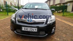 5 Seats Automatic Toyota AURIS 2010 full